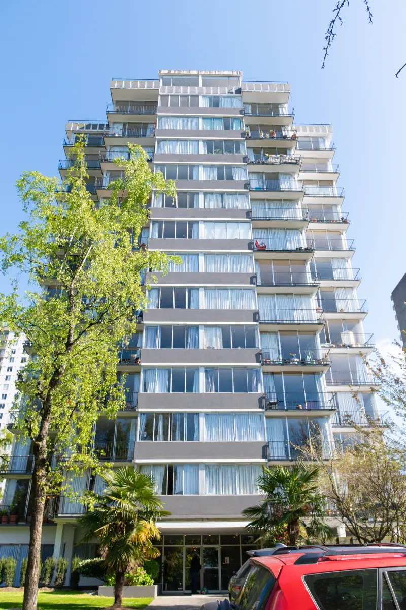 Braeview Manor #703: Braeview Manor on Bidwell Street