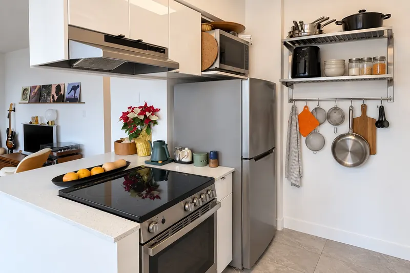 Elliot Towers #503: Kitchen